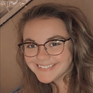 Meet your Posher, Rebecca